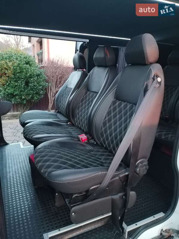 Мінівен Opel Vivaro 2015 в Нересниці