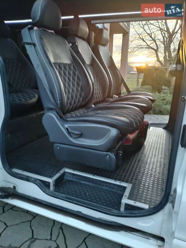 Мінівен Opel Vivaro 2015 в Нересниці