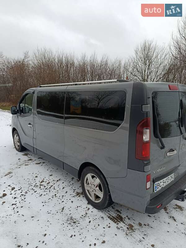 Opel Vivaro 2015