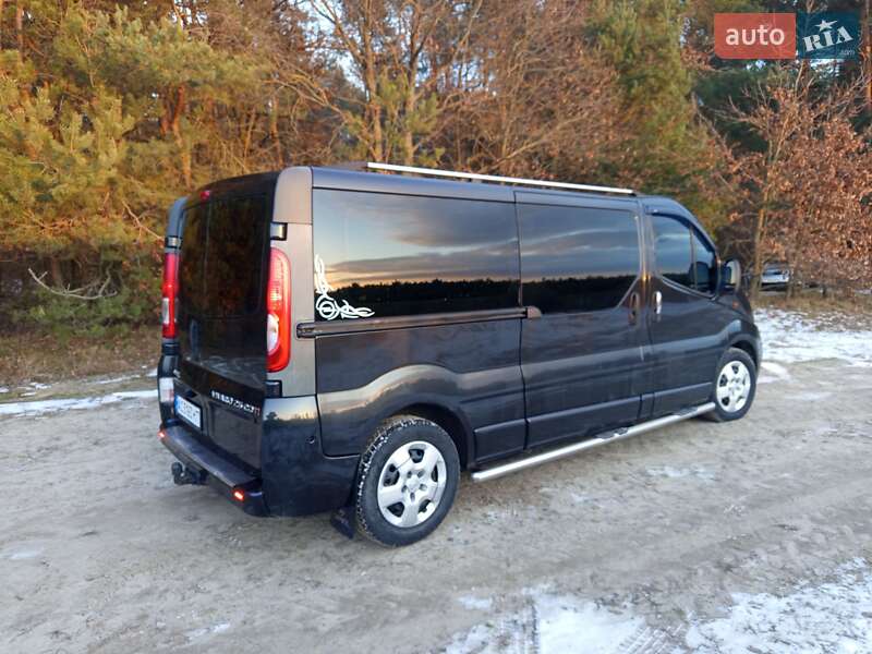 Мінівен Opel Vivaro 2006 в Володимирі