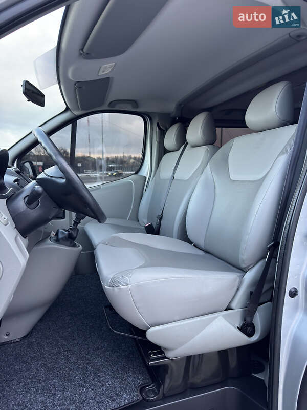 Минивэн Opel Vivaro 2012 в Луцке фото 40 Минивэн Opel Vivaro 2012 в Луцке