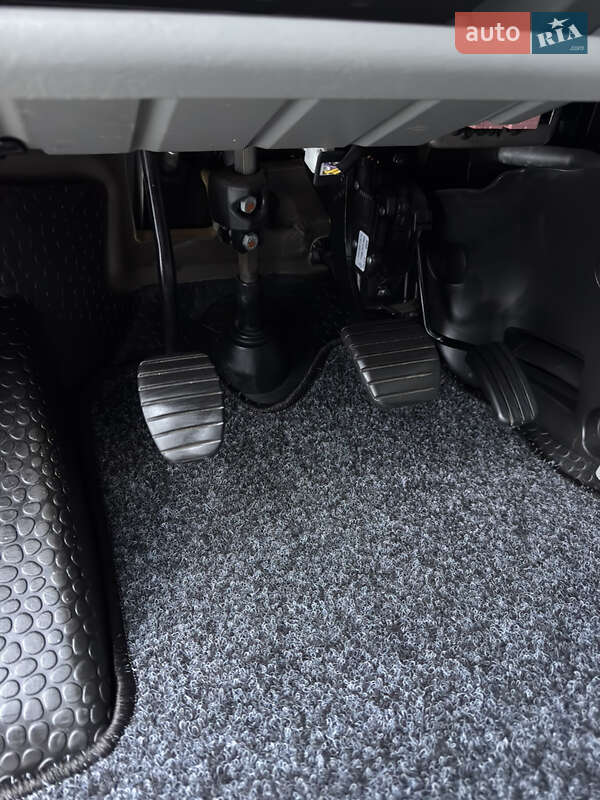 Минивэн Opel Vivaro 2012 в Луцке фото 54 Минивэн Opel Vivaro 2012 в Луцке