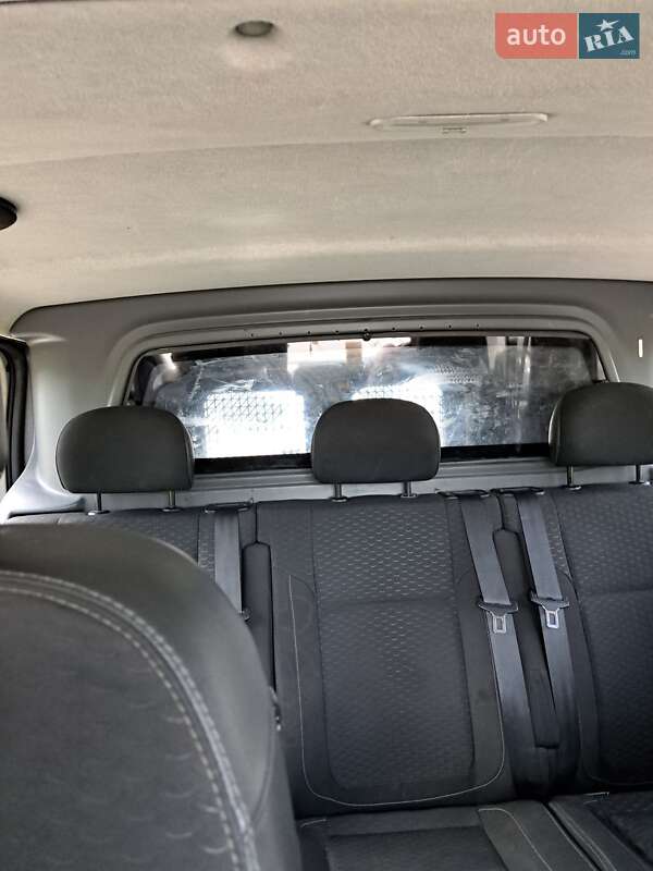 Мінівен Opel Vivaro 2015 в Львові фото 12 Мінівен Opel Vivaro 2015 в Львові