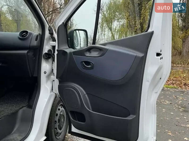 Минивэн Opel Vivaro 2015 в Радомышле