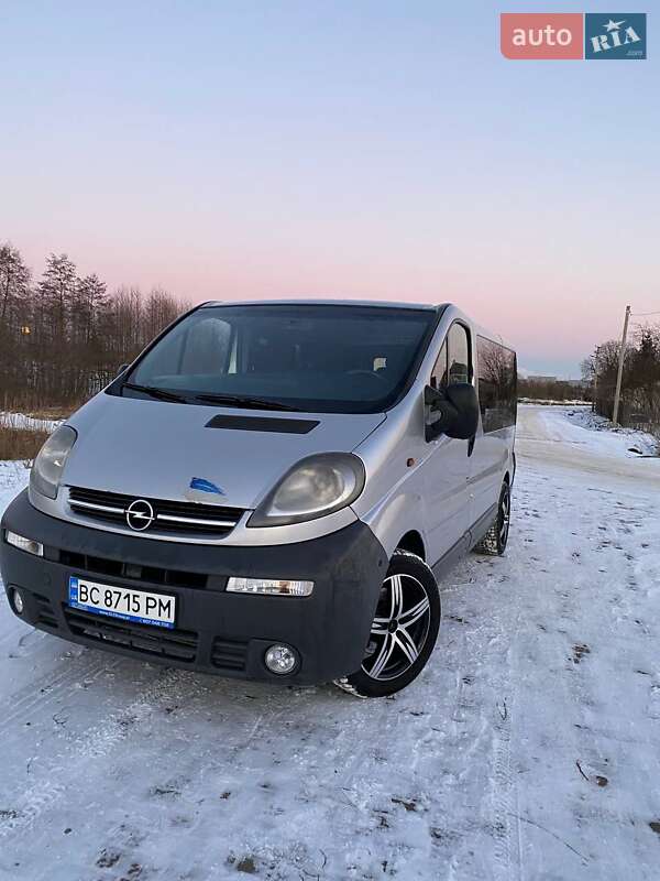 Opel Vivaro 2004