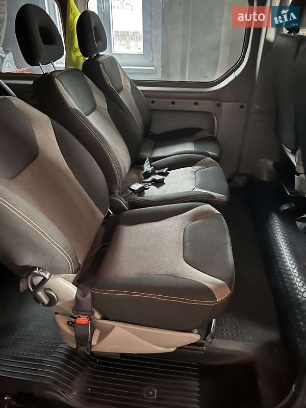 Минивэн Opel Vivaro 2005 в Тлумаче фото 9 Минивэн Opel Vivaro 2005 в Тлумаче