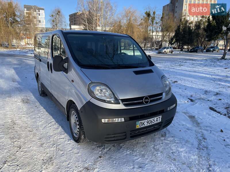 Мінівен Opel Vivaro 2005 в Рівному фото Мінівен Opel Vivaro 2005 в Рівному