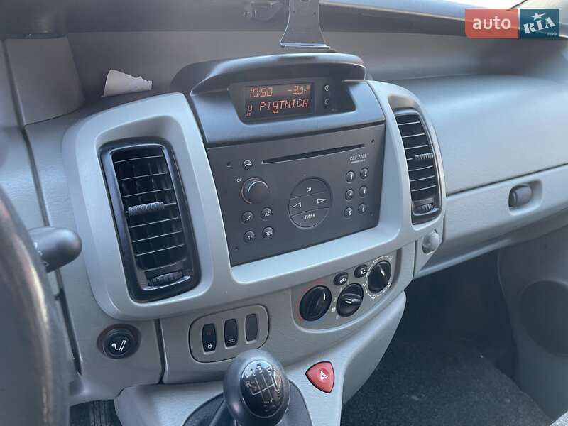 Мінівен Opel Vivaro 2005 в Рівному фото 11 Мінівен Opel Vivaro 2005 в Рівному
