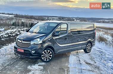 Мінівен Opel Vivaro 2016 в Бурштині