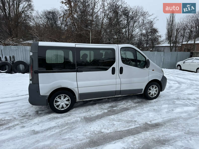 Мінівен Opel Vivaro 2003 в Дніпрі