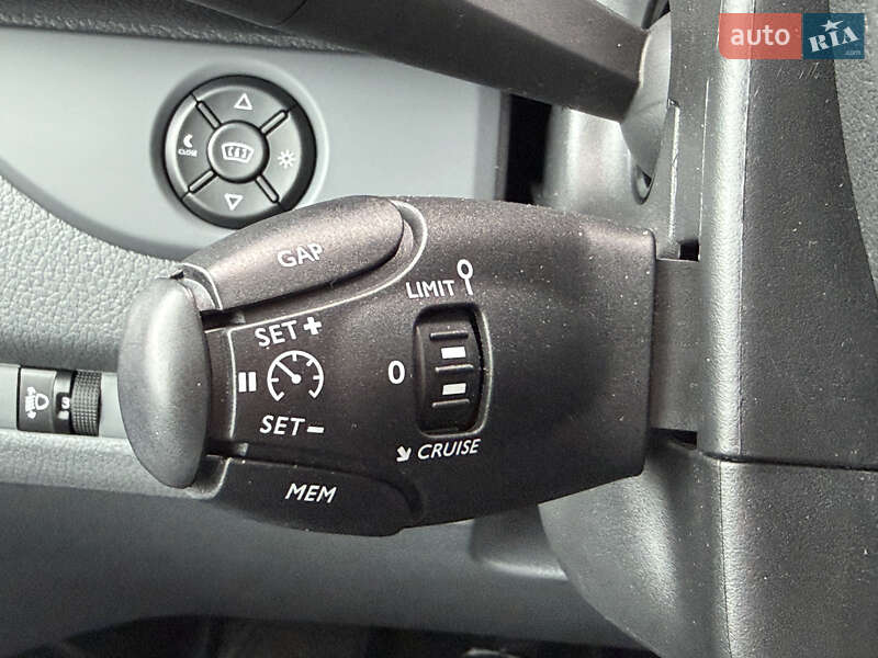 Вантажний фургон Opel Vivaro 2020 в Радивиліві