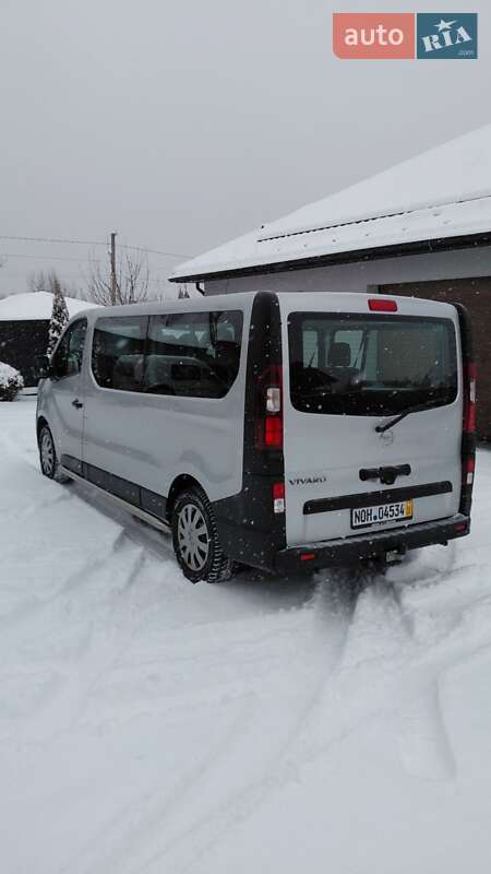 Мінівен Opel Vivaro 2019 в Долині