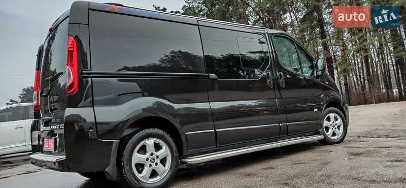 Минивэн Opel Vivaro 2013 в Дубно