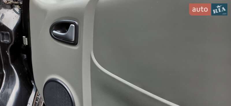 Минивэн Opel Vivaro 2013 в Дубно