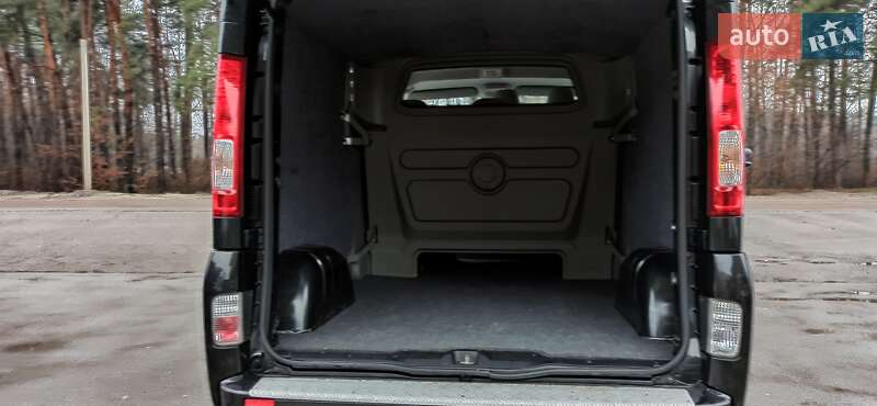 Минивэн Opel Vivaro 2013 в Дубно