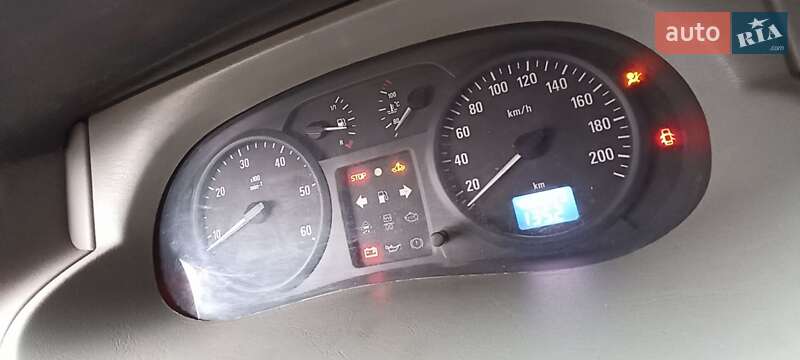 Минивэн Opel Vivaro 2004 в Горишних Плавнях