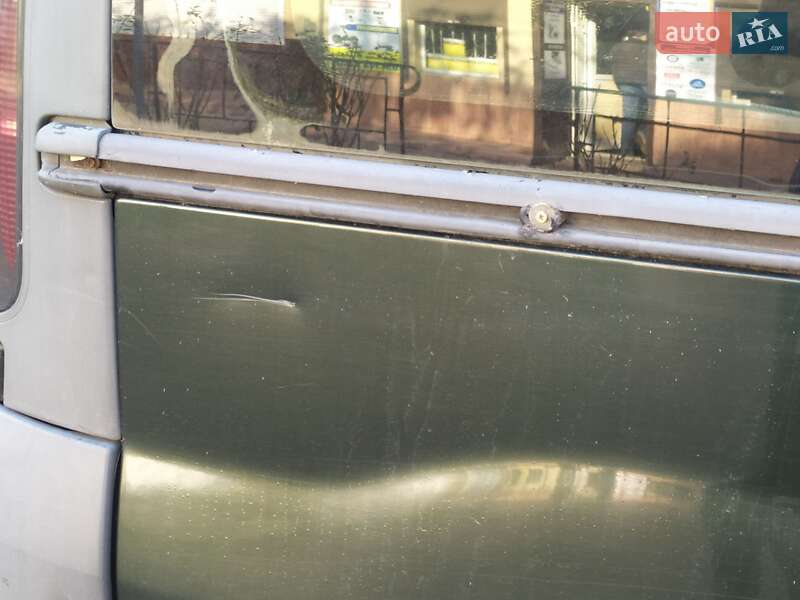 Минивэн Opel Vivaro 2002 в Белгороде-Днестровском