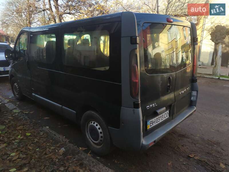 Минивэн Opel Vivaro 2002 в Белгороде-Днестровском