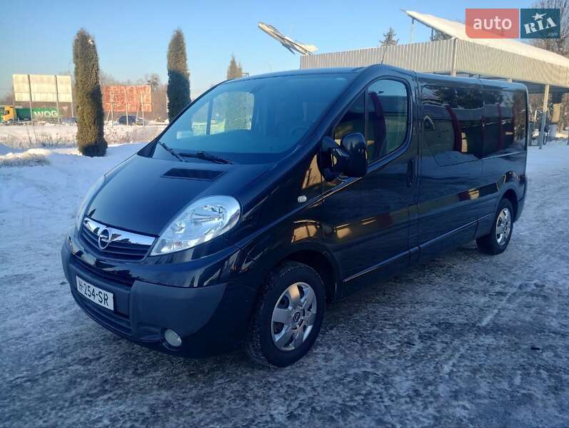 Opel Vivaro 2011