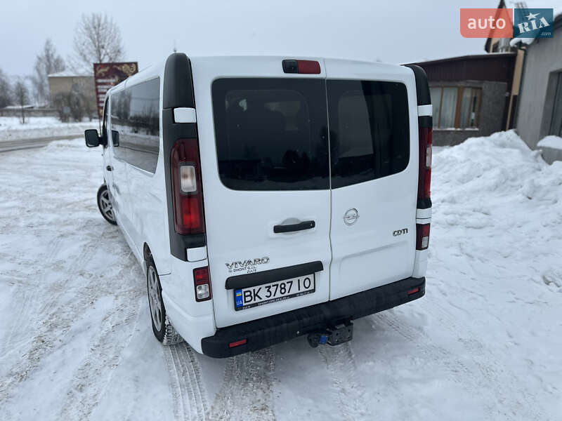 Минивэн Opel Vivaro 2015 в Сарнах