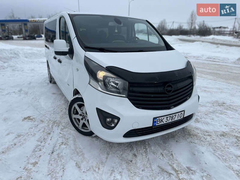 Минивэн Opel Vivaro 2015 в Сарнах