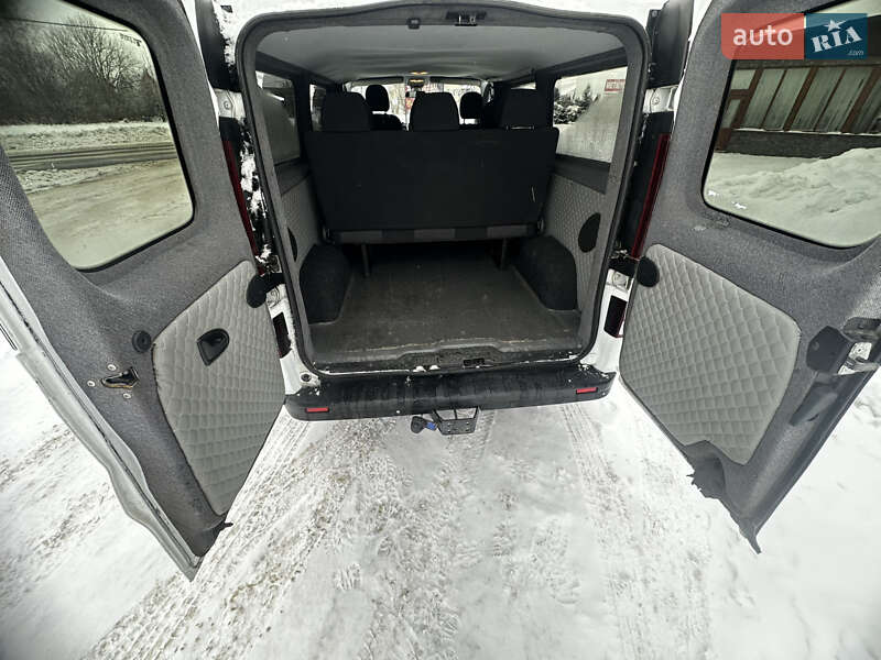 Минивэн Opel Vivaro 2015 в Сарнах