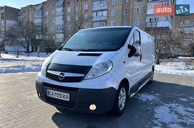 Грузовой фургон Opel Vivaro 2012 в Ватутино