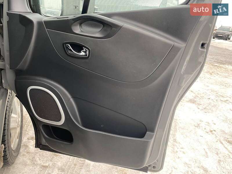 Минивэн Opel Vivaro 2015 в Львове