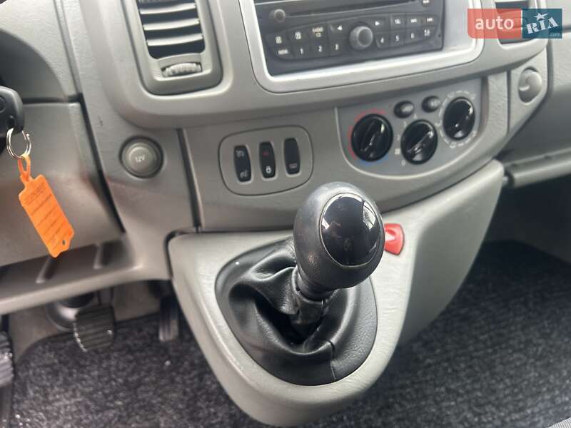 Минивэн Opel Vivaro 2011 в Луцке