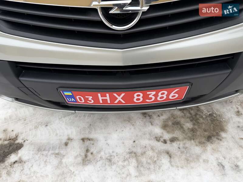 Минивэн Opel Vivaro 2012 в Львове