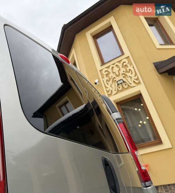 Минивэн Opel Vivaro 2012 в Львове