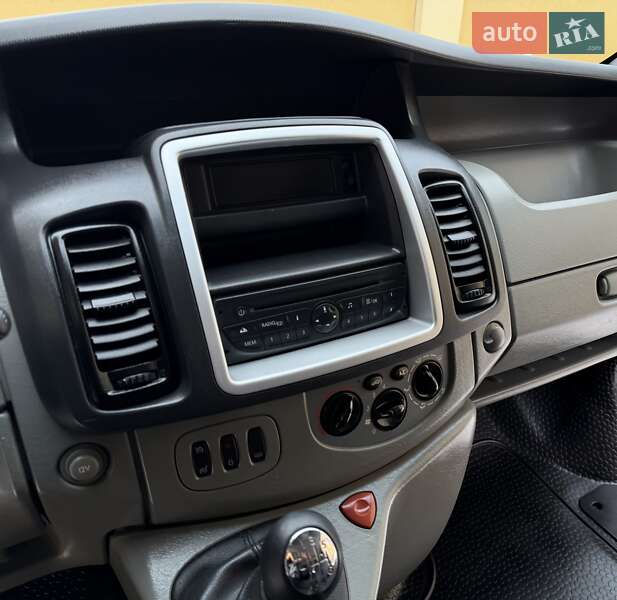 Минивэн Opel Vivaro 2012 в Львове