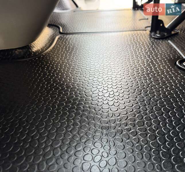 Минивэн Opel Vivaro 2012 в Львове