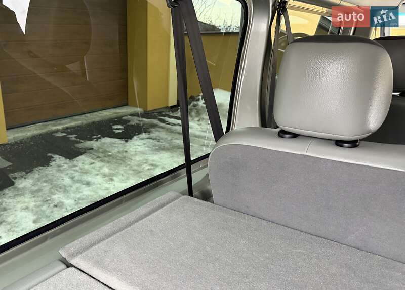 Минивэн Opel Vivaro 2012 в Львове