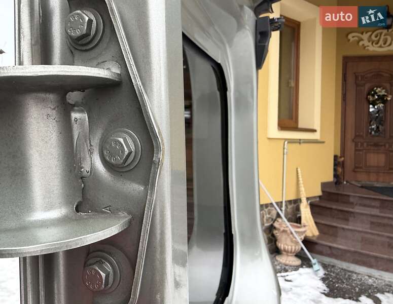 Минивэн Opel Vivaro 2012 в Львове