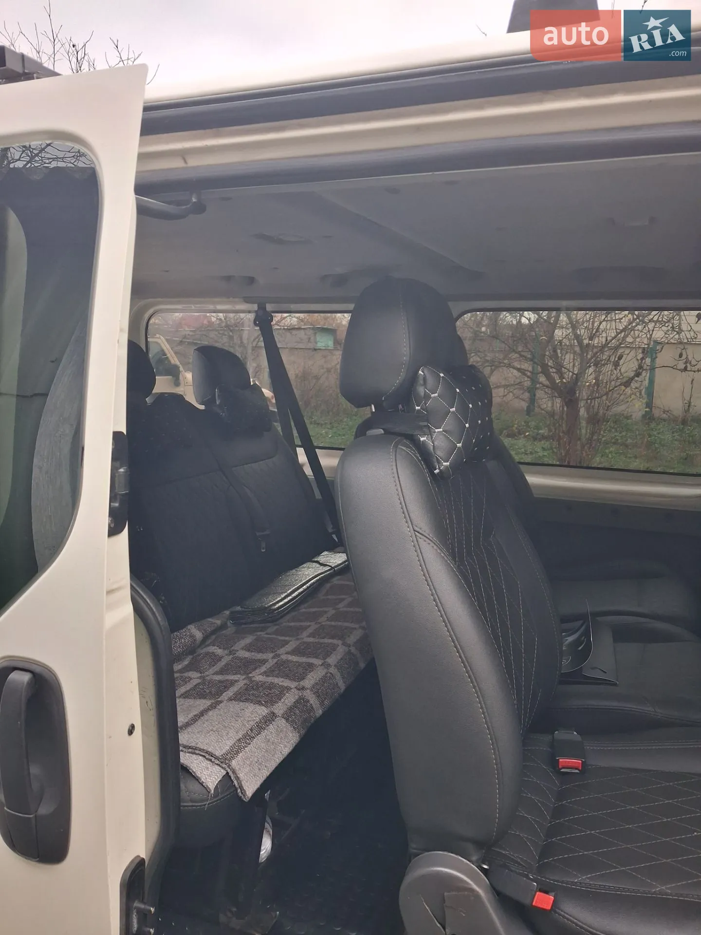 2010 Opel Vivaro - мініатюра 4