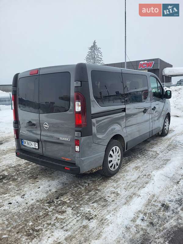 Минивэн Opel Vivaro 2015 в Ровно фото 3 Минивэн Opel Vivaro 2015 в Ровно