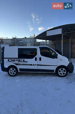 Вантажопасажирський фургон Opel Vivaro 2002 в Пирятині