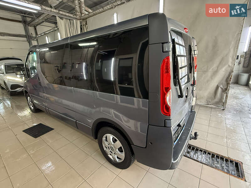 Минивэн Opel Vivaro 2012 в Киеве