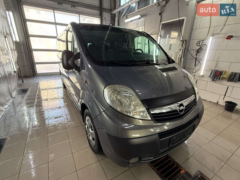Минивэн Opel Vivaro 2012 в Киеве