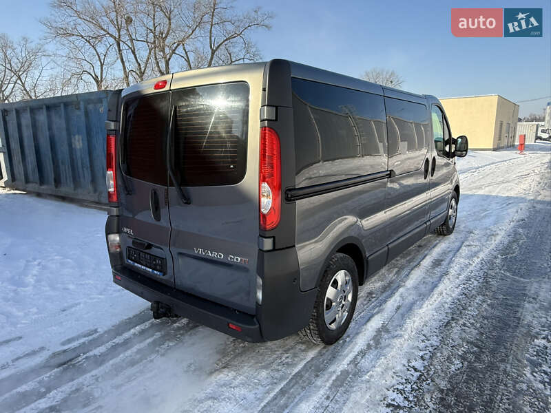 Минивэн Opel Vivaro 2012 в Киеве