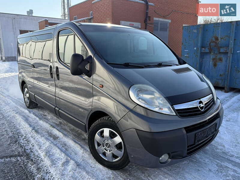 Минивэн Opel Vivaro 2012 в Киеве