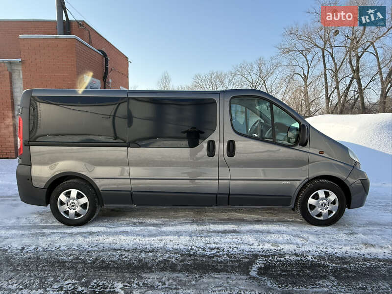 Минивэн Opel Vivaro 2012 в Киеве