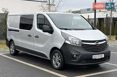 Грузопассажирский фургон Opel Vivaro 2017 в Мукачево