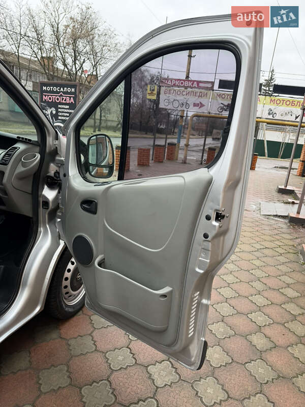 Минивэн Opel Vivaro 2007 в Апостолово фото 18 Минивэн Opel Vivaro 2007 в Апостолово