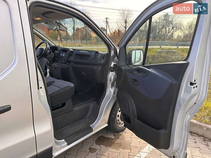 Грузовой фургон Opel Vivaro 2017 в Вышгороде