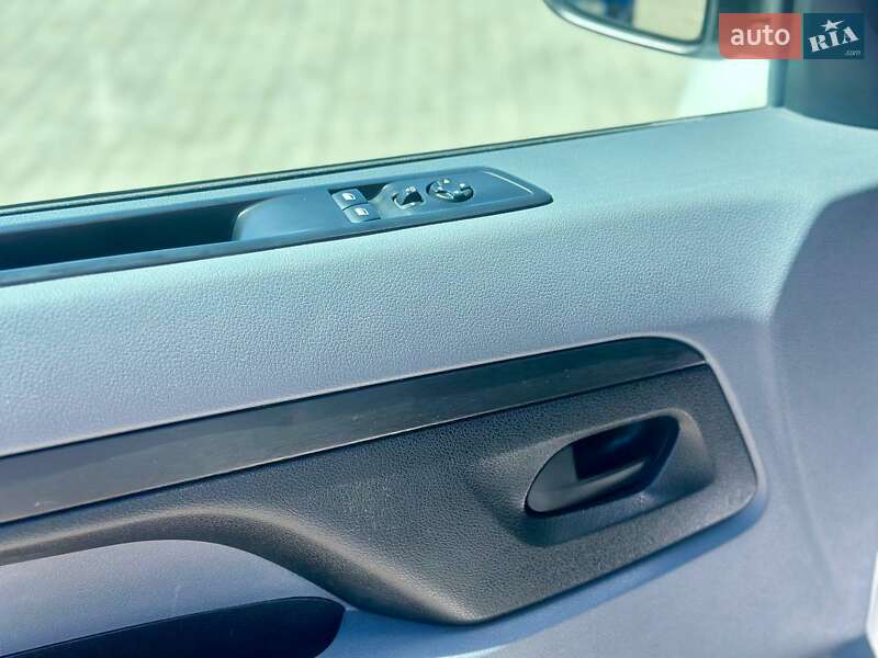 Грузовой фургон Opel Vivaro 2020 в Львове