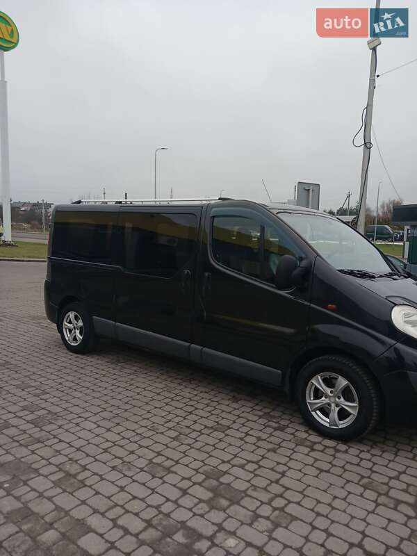 Минивэн Opel Vivaro 2009 в Мостиске
