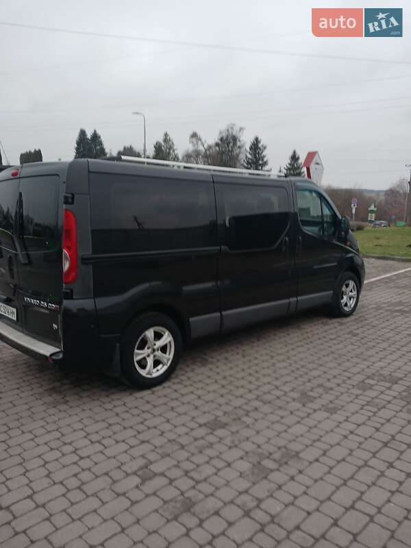 Минивэн Opel Vivaro 2009 в Мостиске