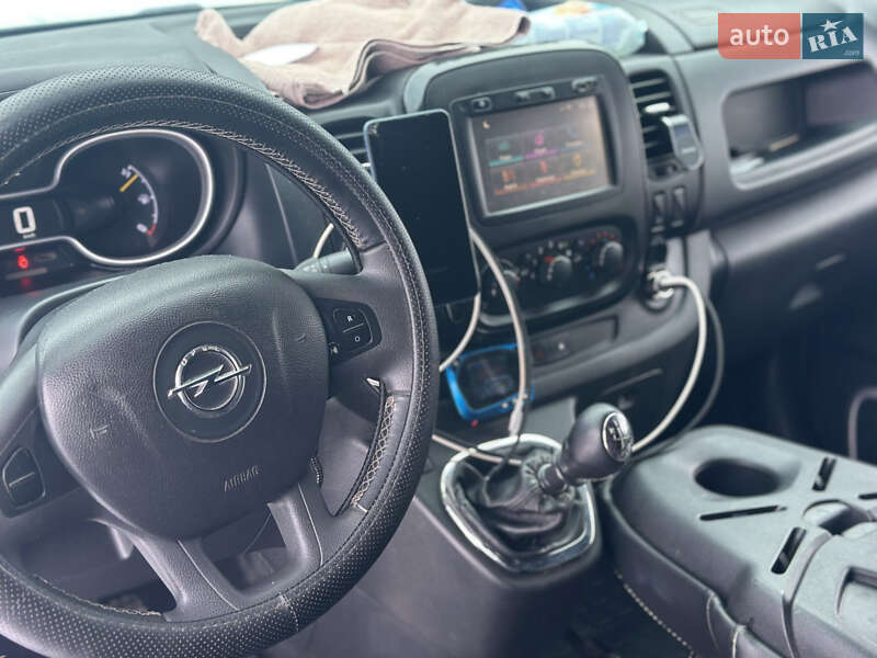 Минивэн Opel Vivaro 2016 в Залещиках